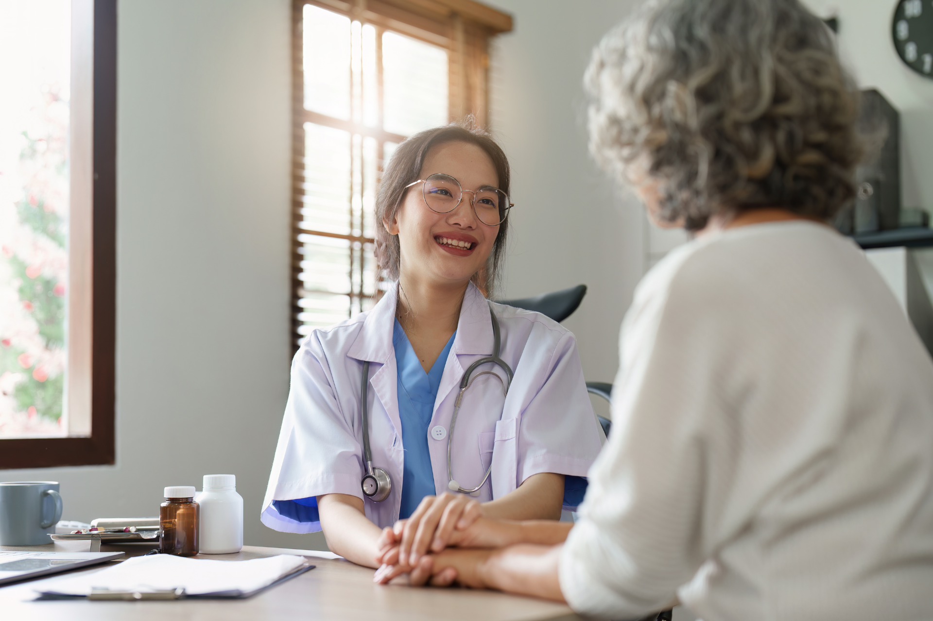 older-woman-at-doctor